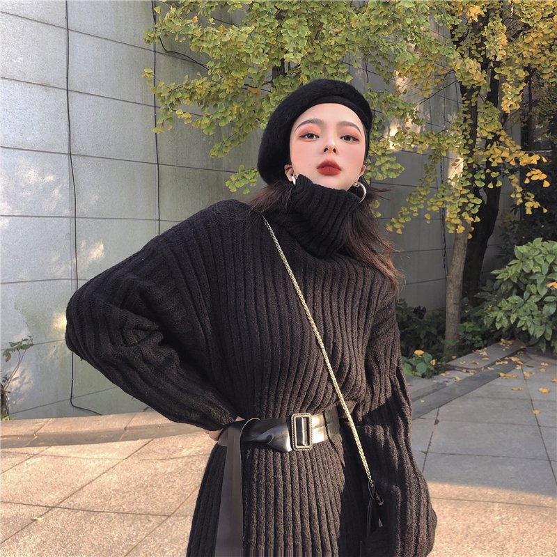 ベルト付きハイネックロングニットワンピース