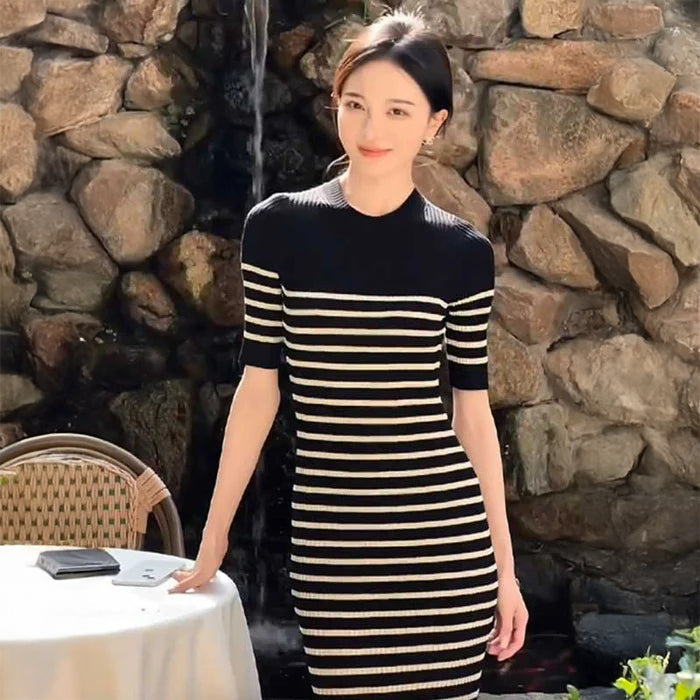 ボーダーリブニットワンピース