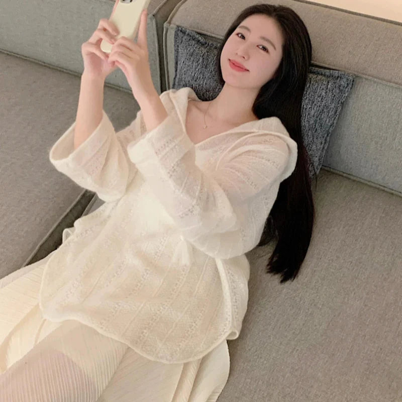 透かし編みニットパーカー