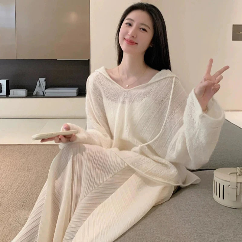 透かし編みニットパーカー