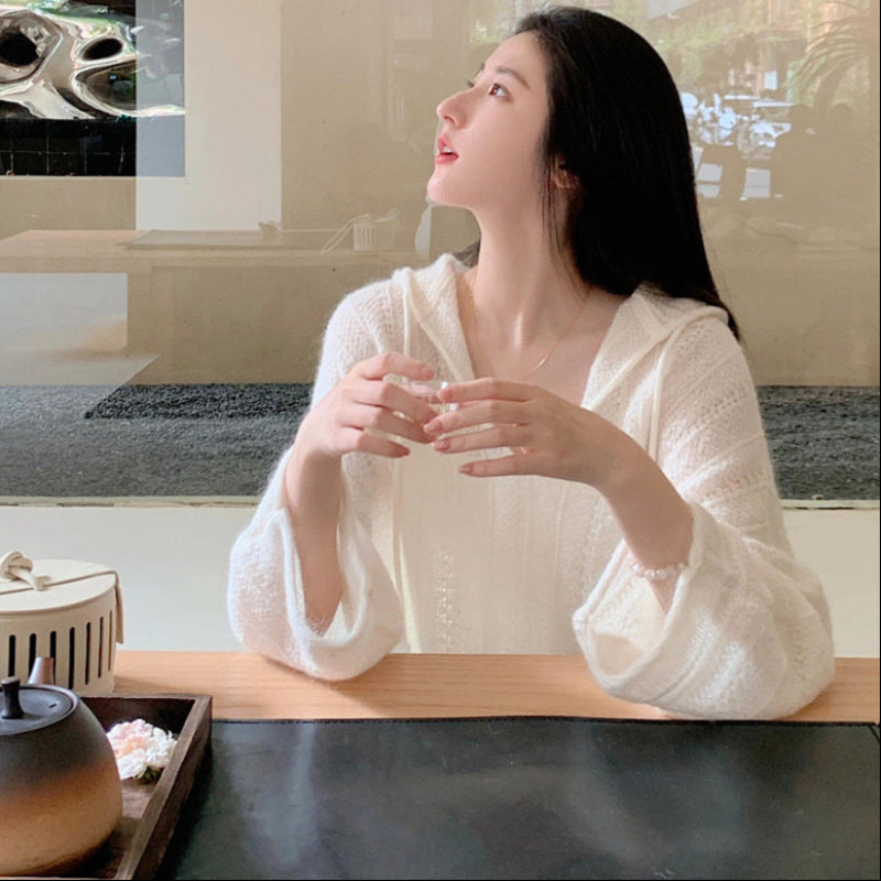 透かし編みニットパーカー